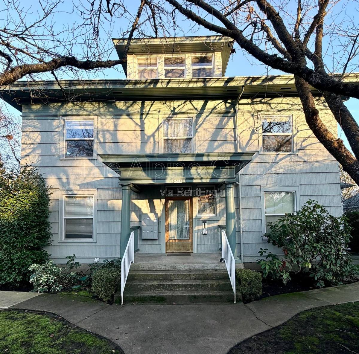 Apartment for rent at 4318 SE Milwaukie Ave #2, Portland, OR 97202