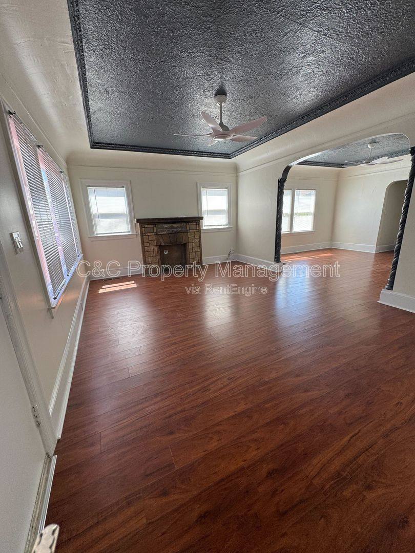 Apartment for rent at 1140 W St, Pittsburg, CA 94565