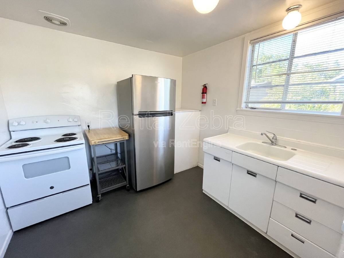Apartment for rent at 2128 K St, Merced, CA 95340