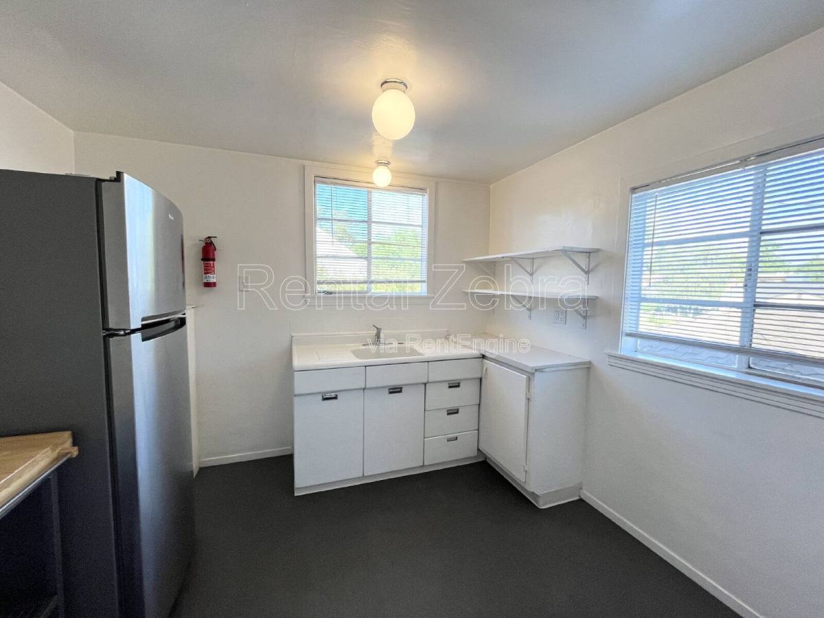 Apartment for rent at 2128 K St, Merced, CA 95340