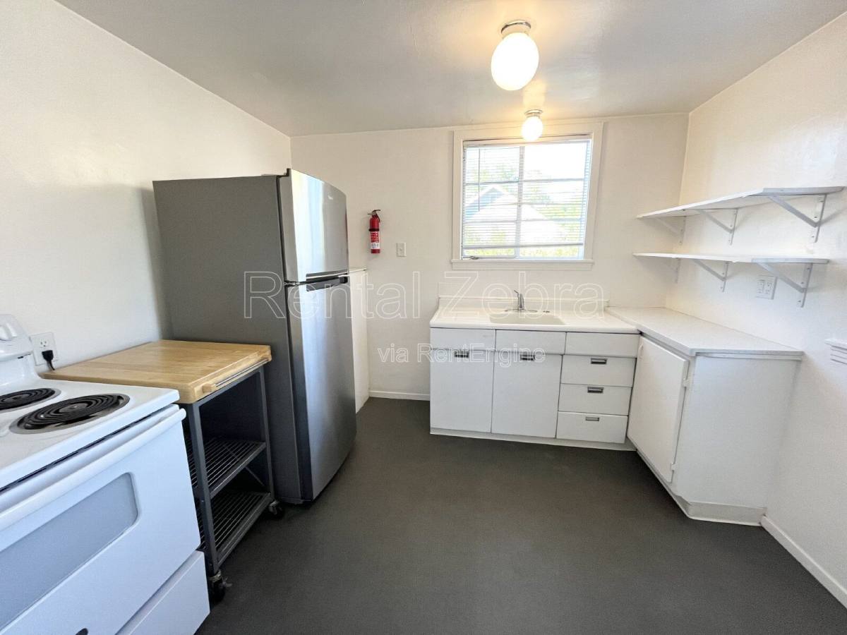 Apartment for rent at 2128 K St, Merced, CA 95340