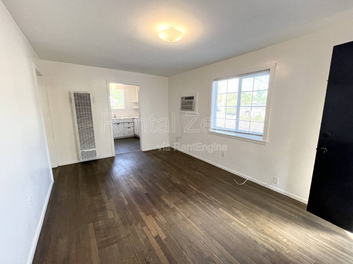 Apartment for rent at 2128 K St, Merced, CA 95340