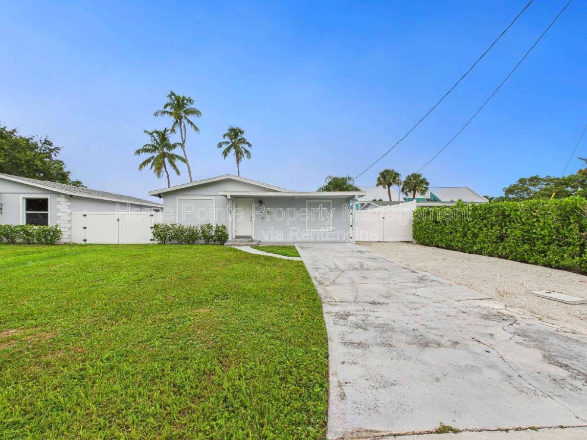 House for rent at 567 13th St N, Naples, FL 34102