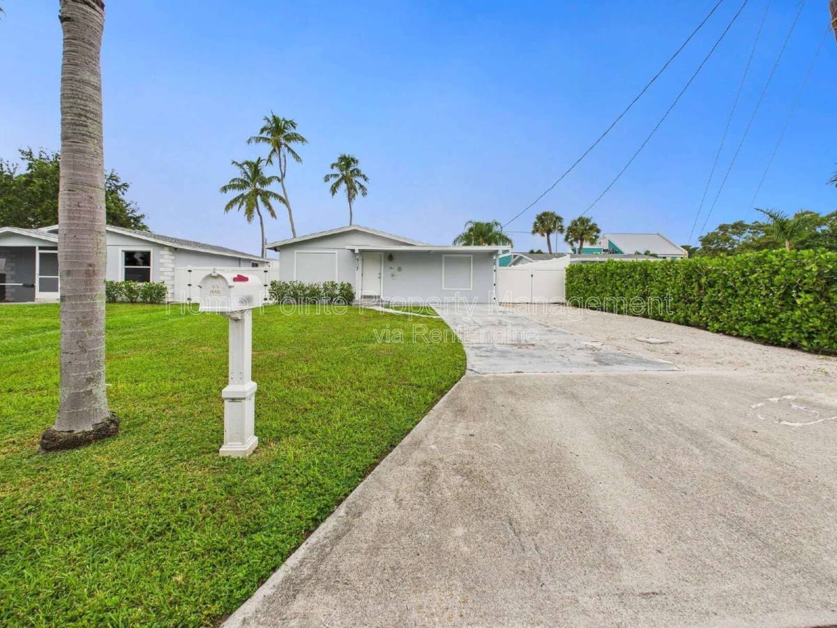 House for rent at 567 13th St N, Naples, FL 34102
