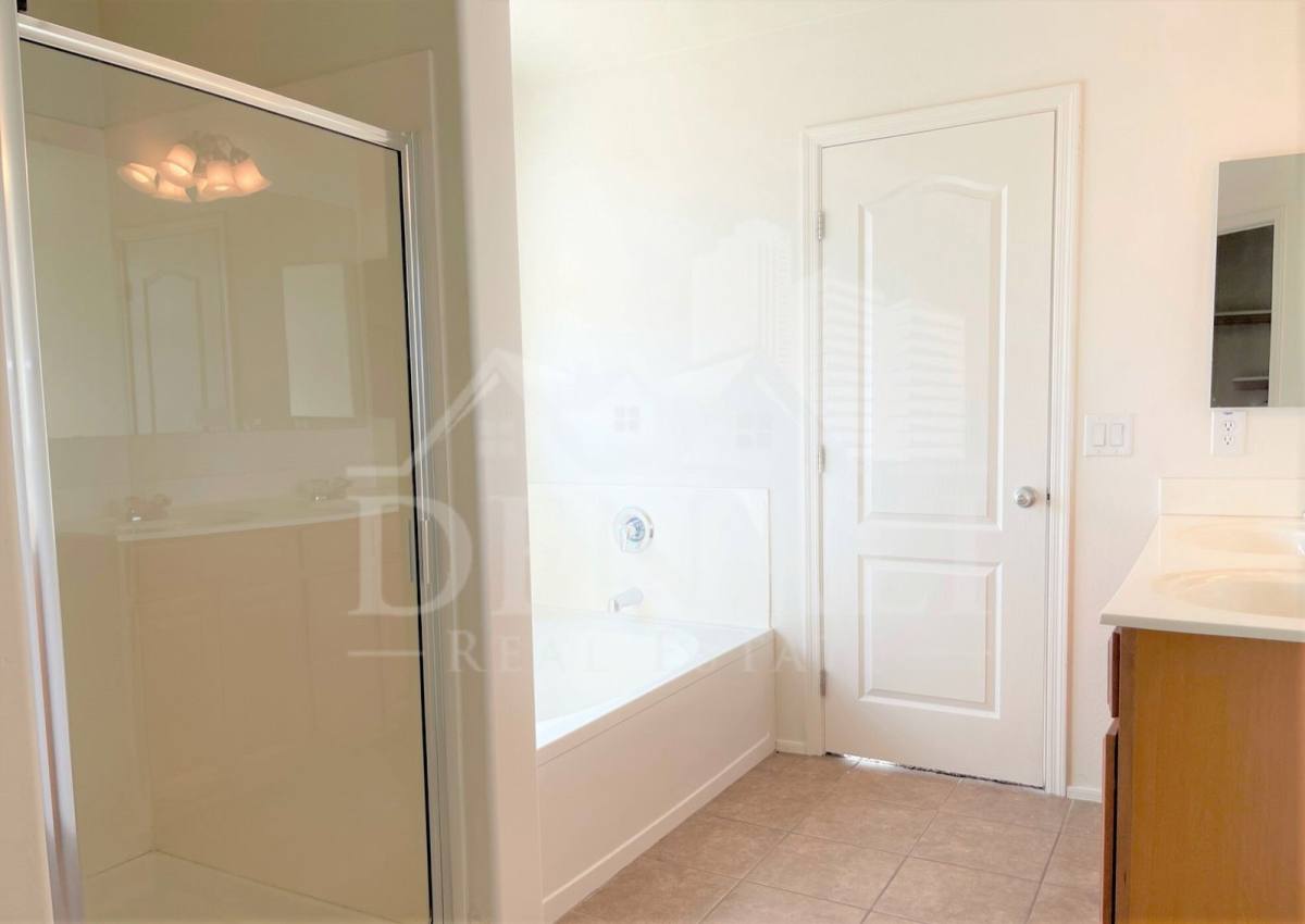 House for rent at 925 E Canyon Rock Rd, San Tan Valley, AZ 85143
