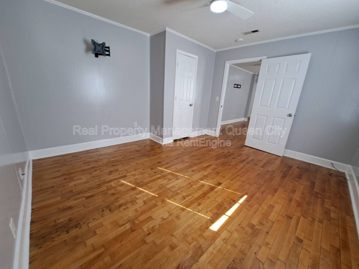 House for rent at 112 Miller St, Gastonia, NC 28052