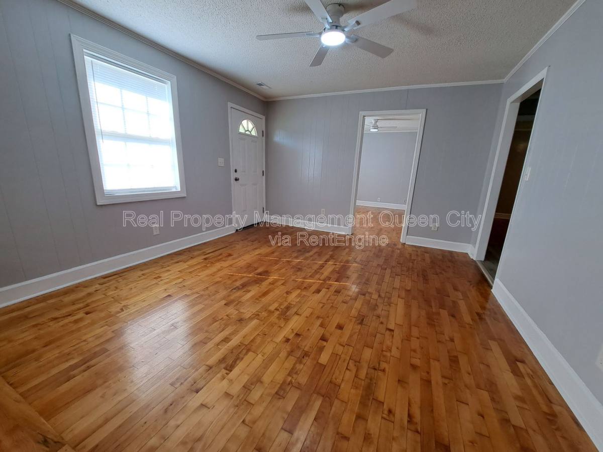 House for rent at 112 Miller St, Gastonia, NC 28052