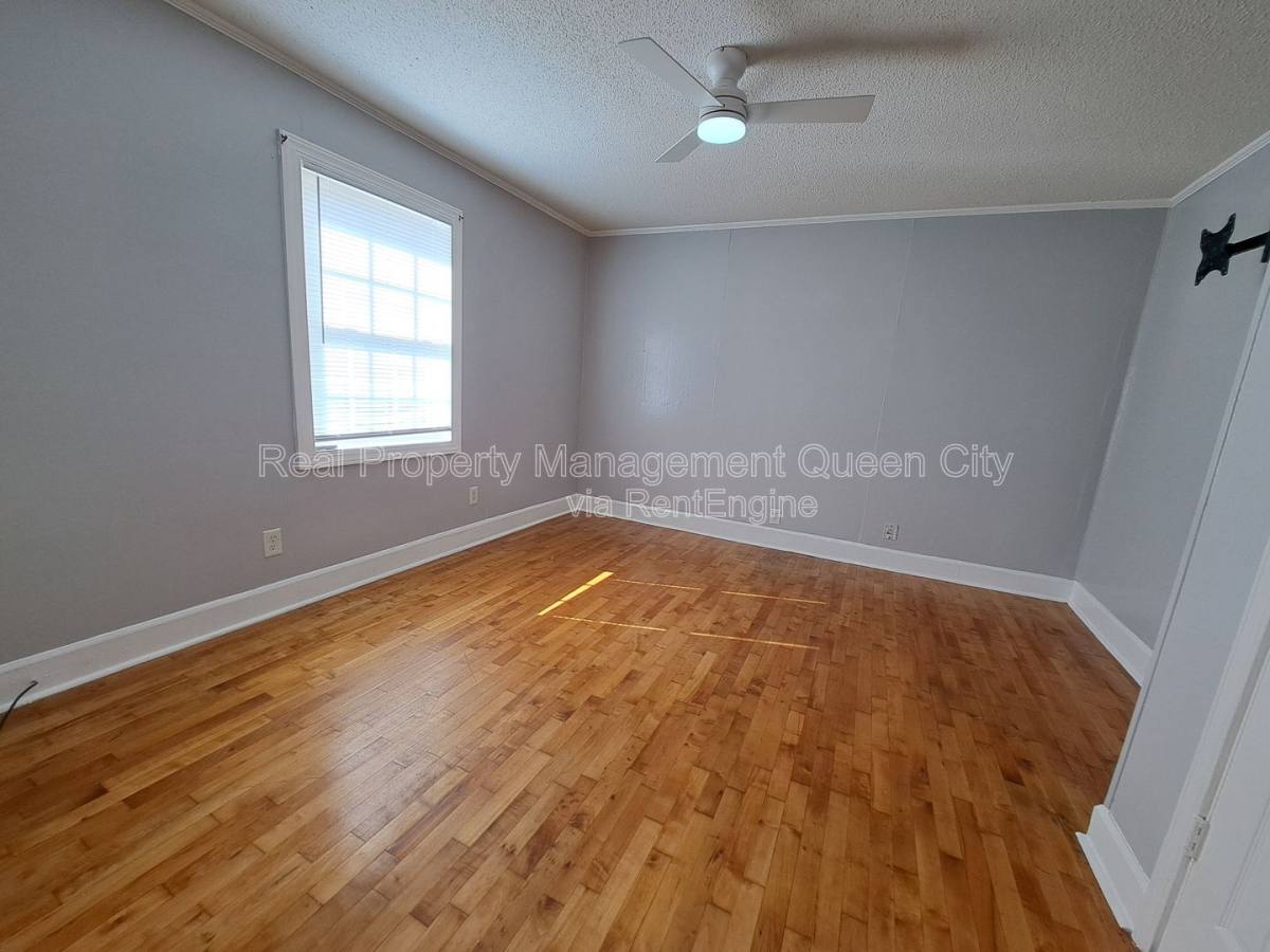 House for rent at 112 Miller St, Gastonia, NC 28052