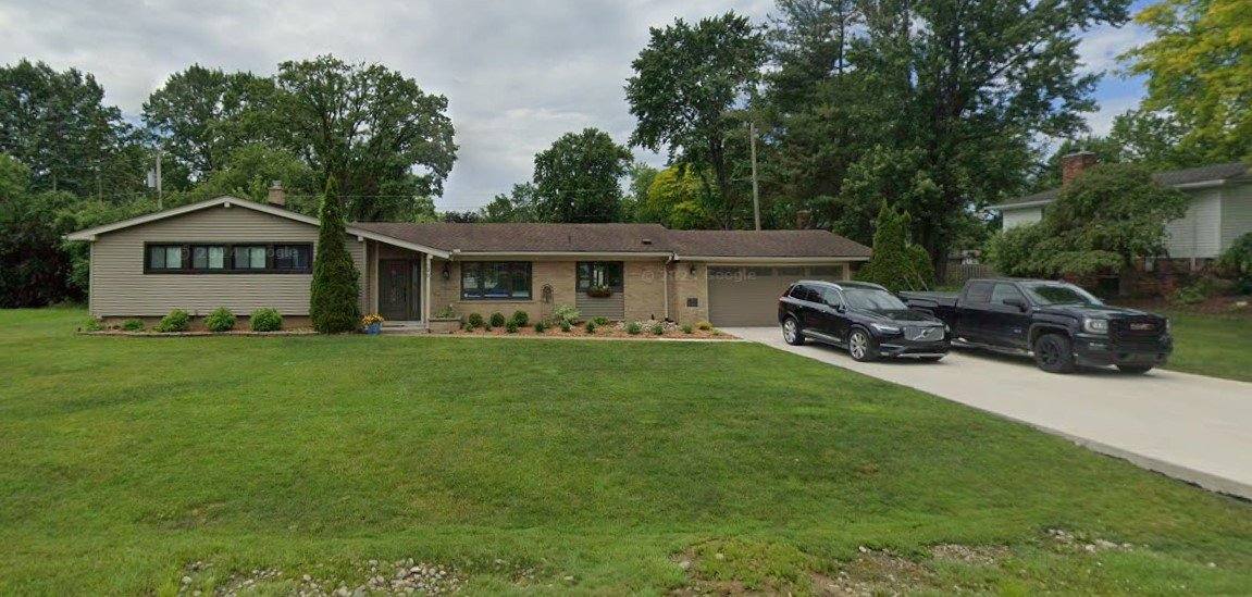 House for rent at 7070 Riverstone Rd, West Bloomfield, MI 48322