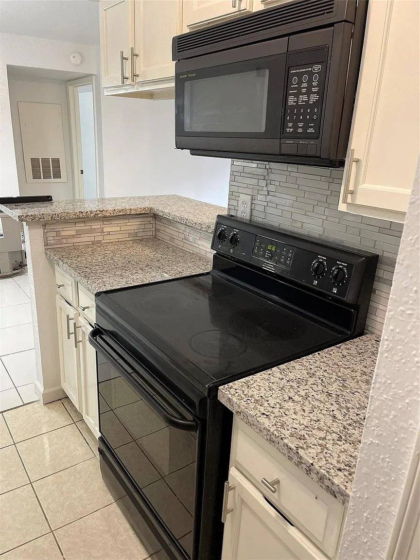 Condo for rent at 9700 Leawood Blvd #807, Houston, TX 77099