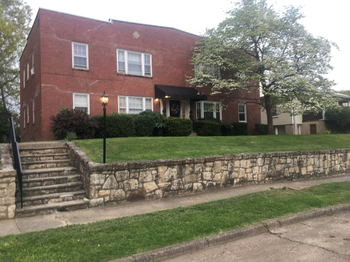 Apartment for rent at 1037 6th St W #2, Huntington, WV 25701