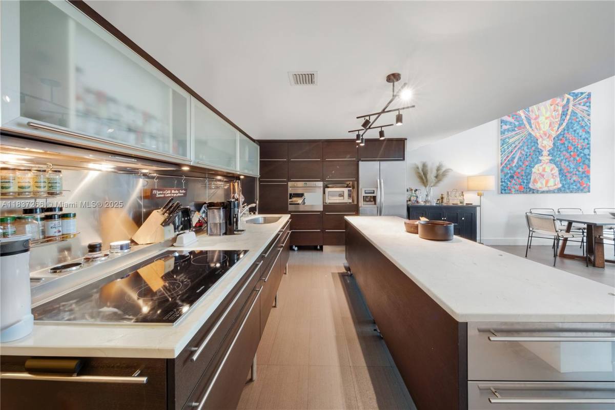 Apartment for rent at 6000 Collins Ave #1260, Miami Beach, FL 33140