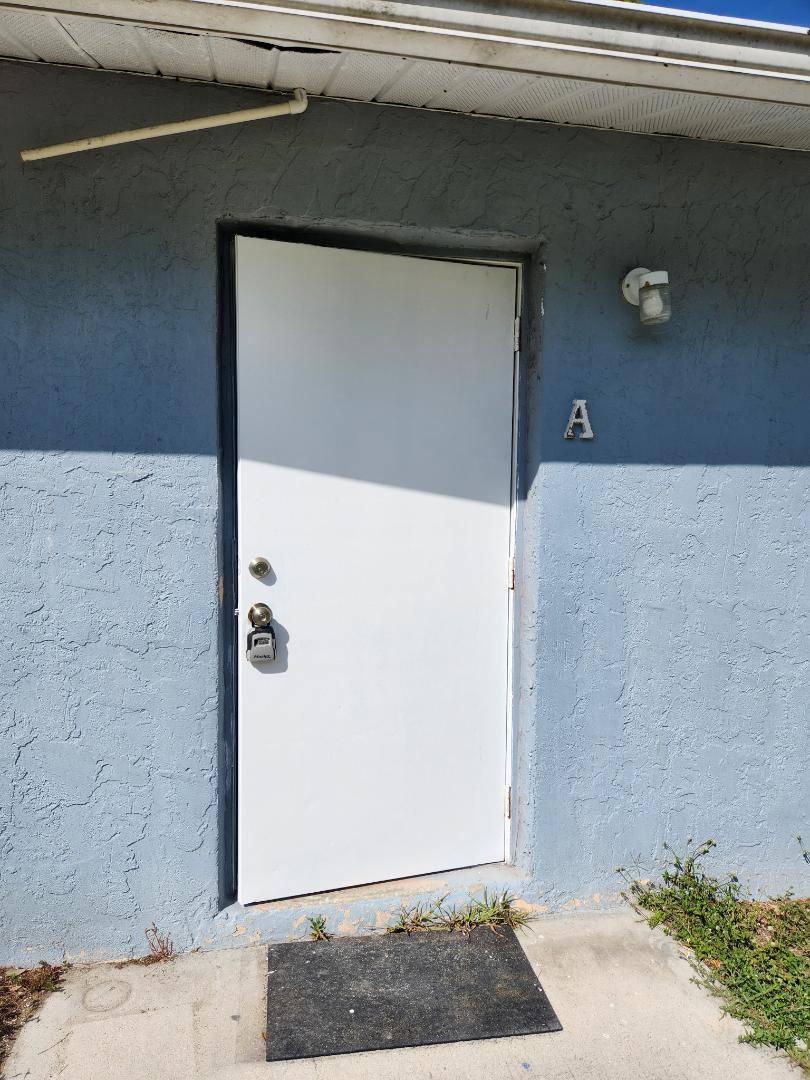 Apartment for rent at 3221 Broadway #3227B, Fort Myers, FL 33901