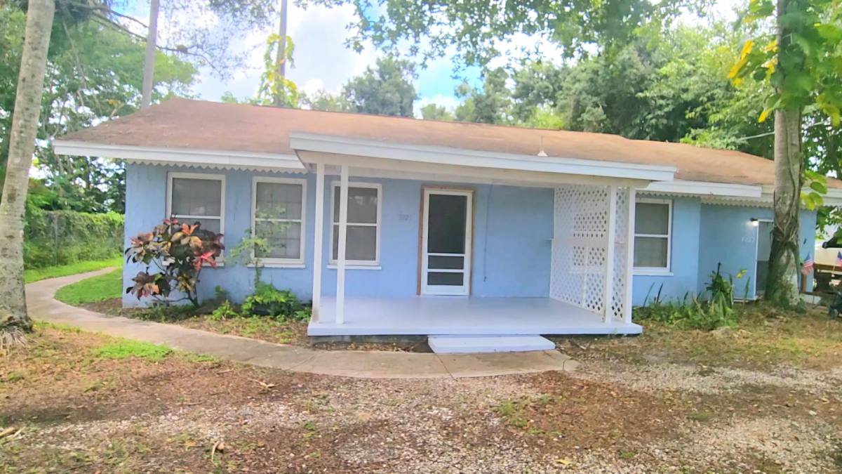 Apartment for rent at 3221 Broadway #3227B, Fort Myers, FL 33901