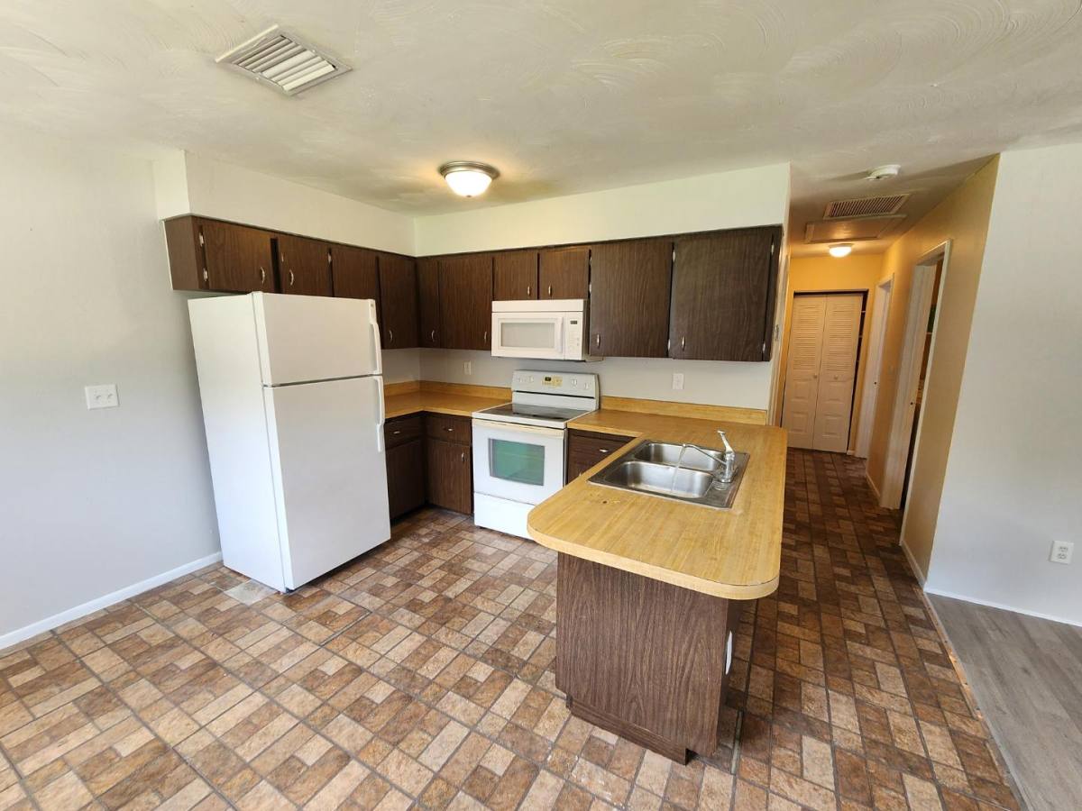 Apartment for rent at 3221 Broadway #3227B, Fort Myers, FL 33901