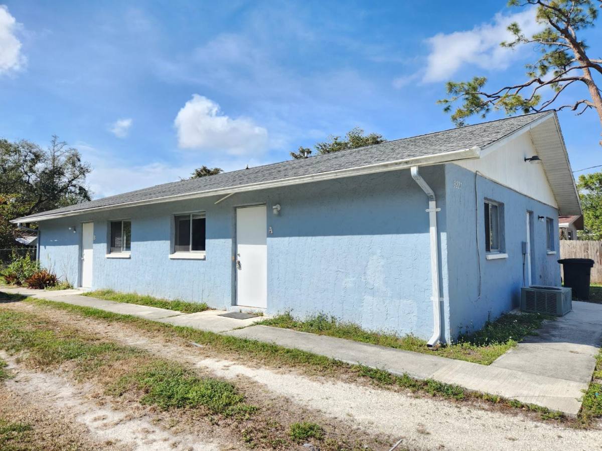 Apartment for rent at 3221 Broadway #3227B, Fort Myers, FL 33901