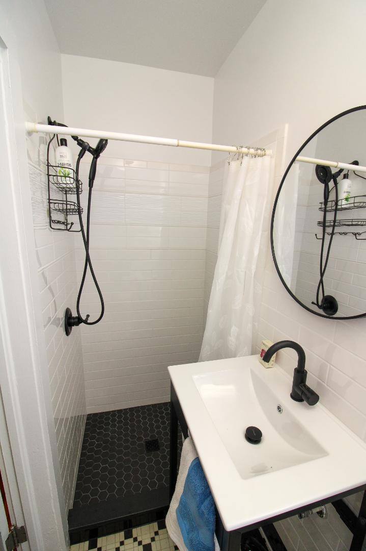 Apartment for rent at 375 Weaverville Rd #3, Asheville, NC 28804