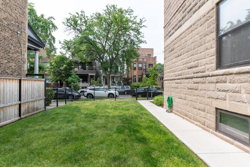 Apartment for rent at 1472 W Summerdale #1F, Chicago, IL 60640