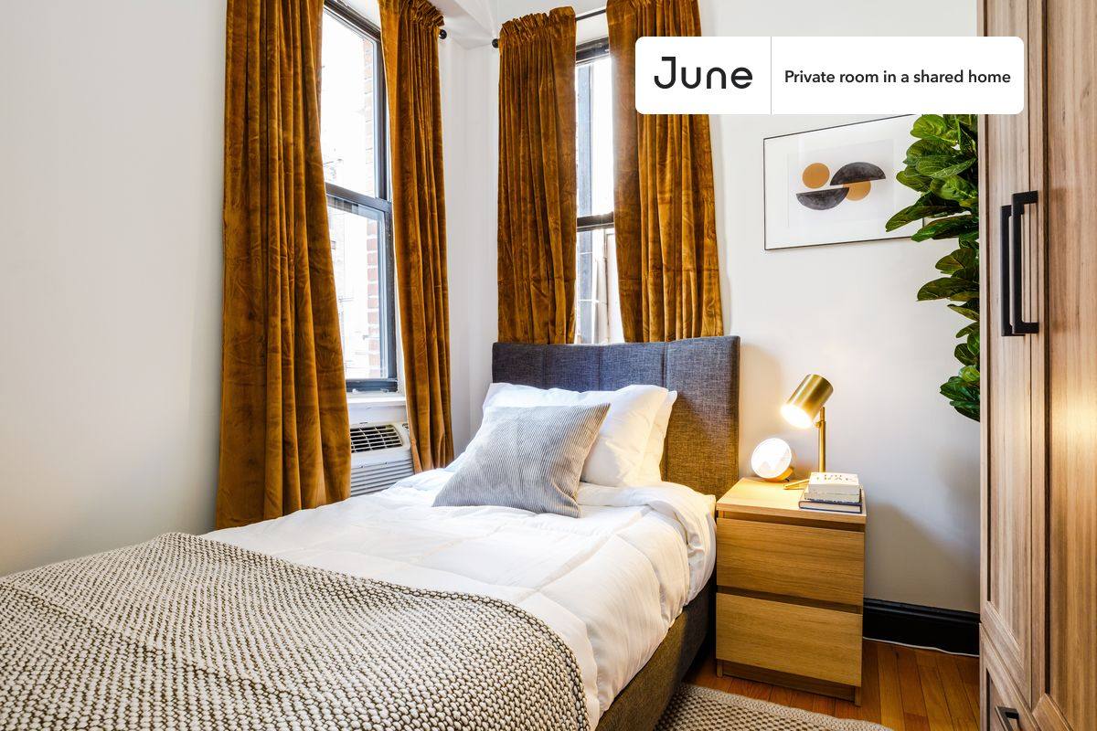 Apartment for rent at 356 W 39th St #C, New York, NY 10018