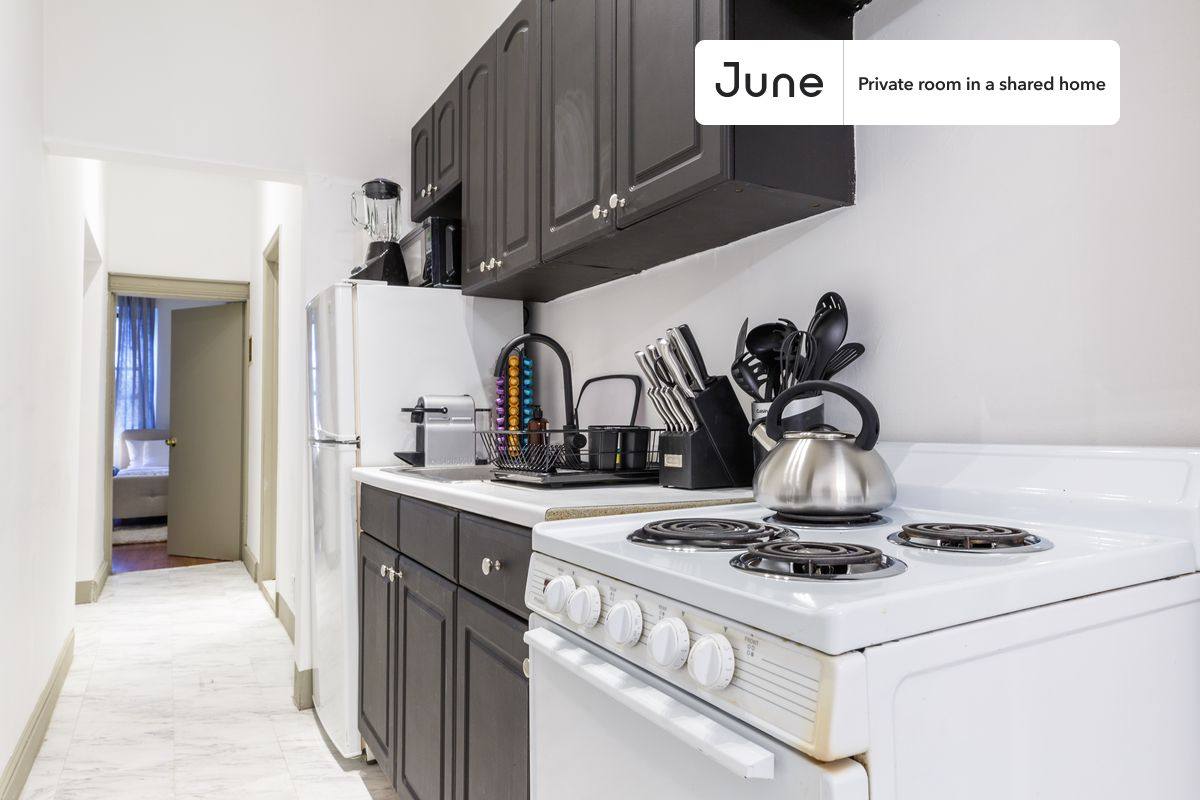 Apartment for rent at 635 Ninth Ave #A, New York, NY 10036
