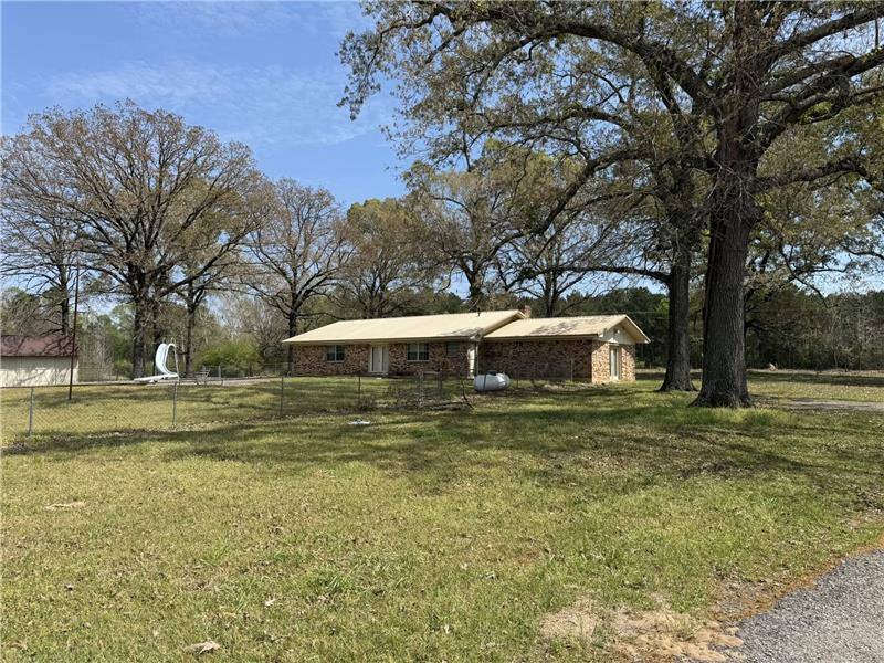 House for rent at 6321 US-Highway 79 N, De Berry, TX 75639