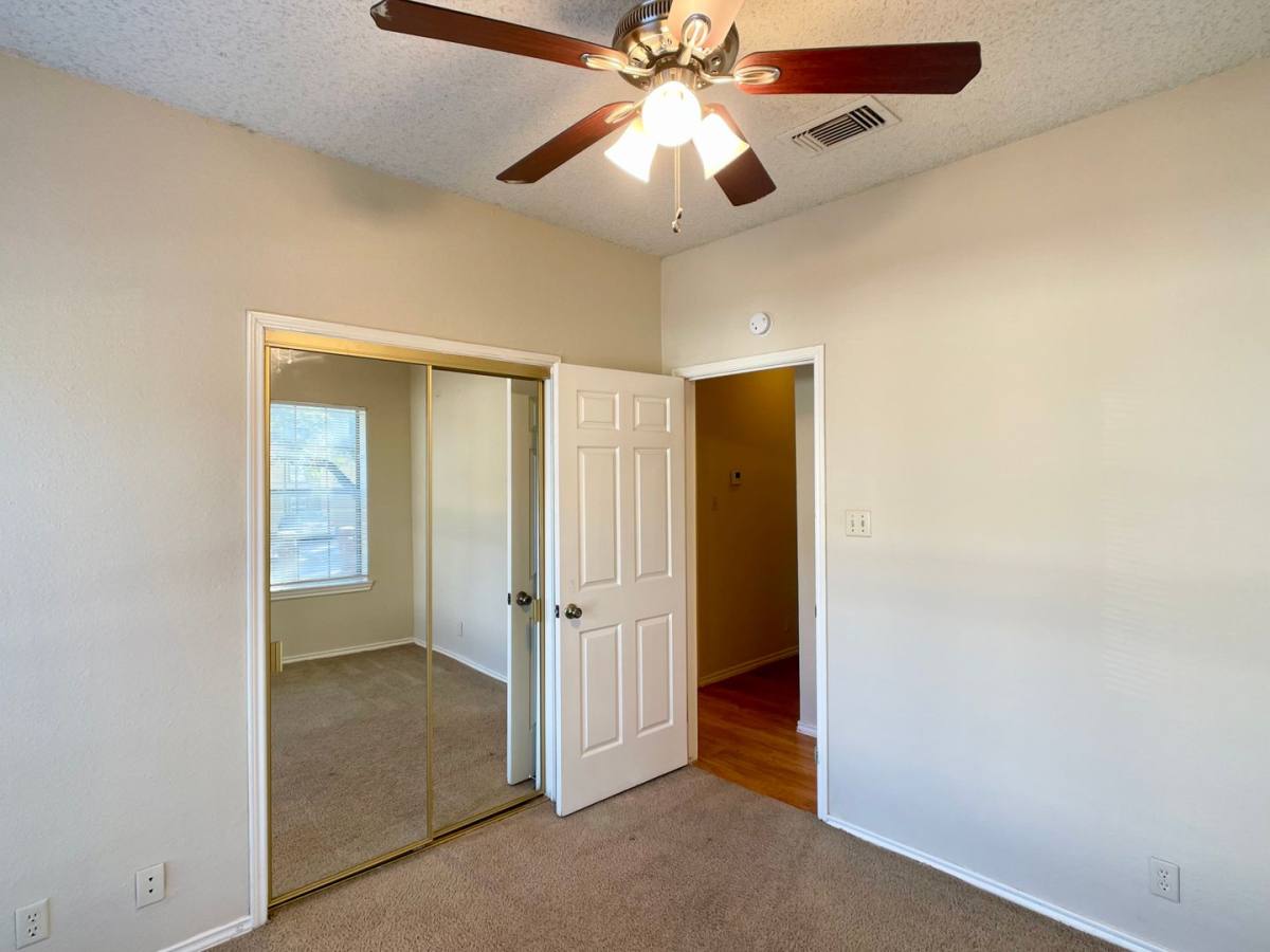 Apartment for rent at 914 W 26th, Austin, TX 78705