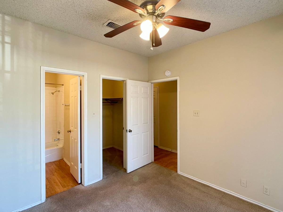 Apartment for rent at 914 W 26th, Austin, TX 78705