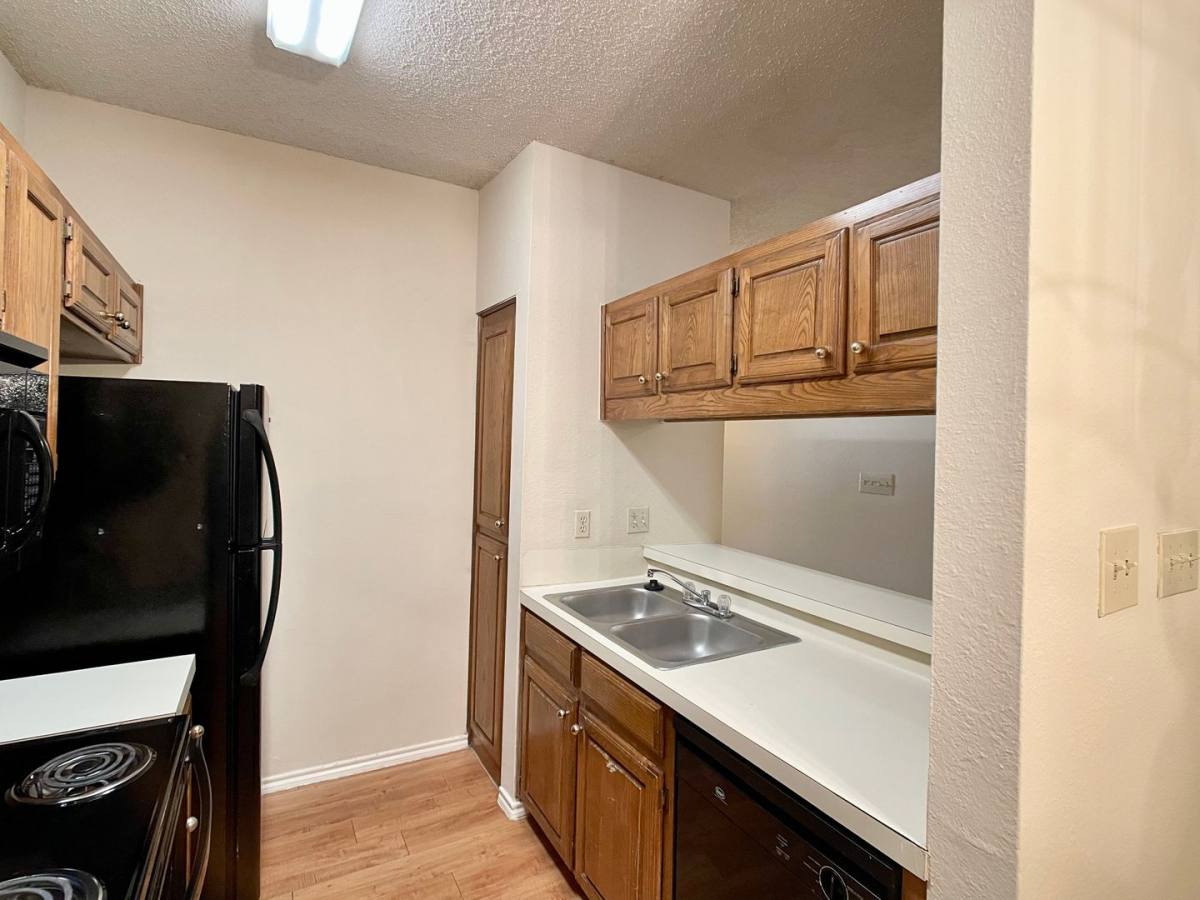 Apartment for rent at 914 W 26th, Austin, TX 78705