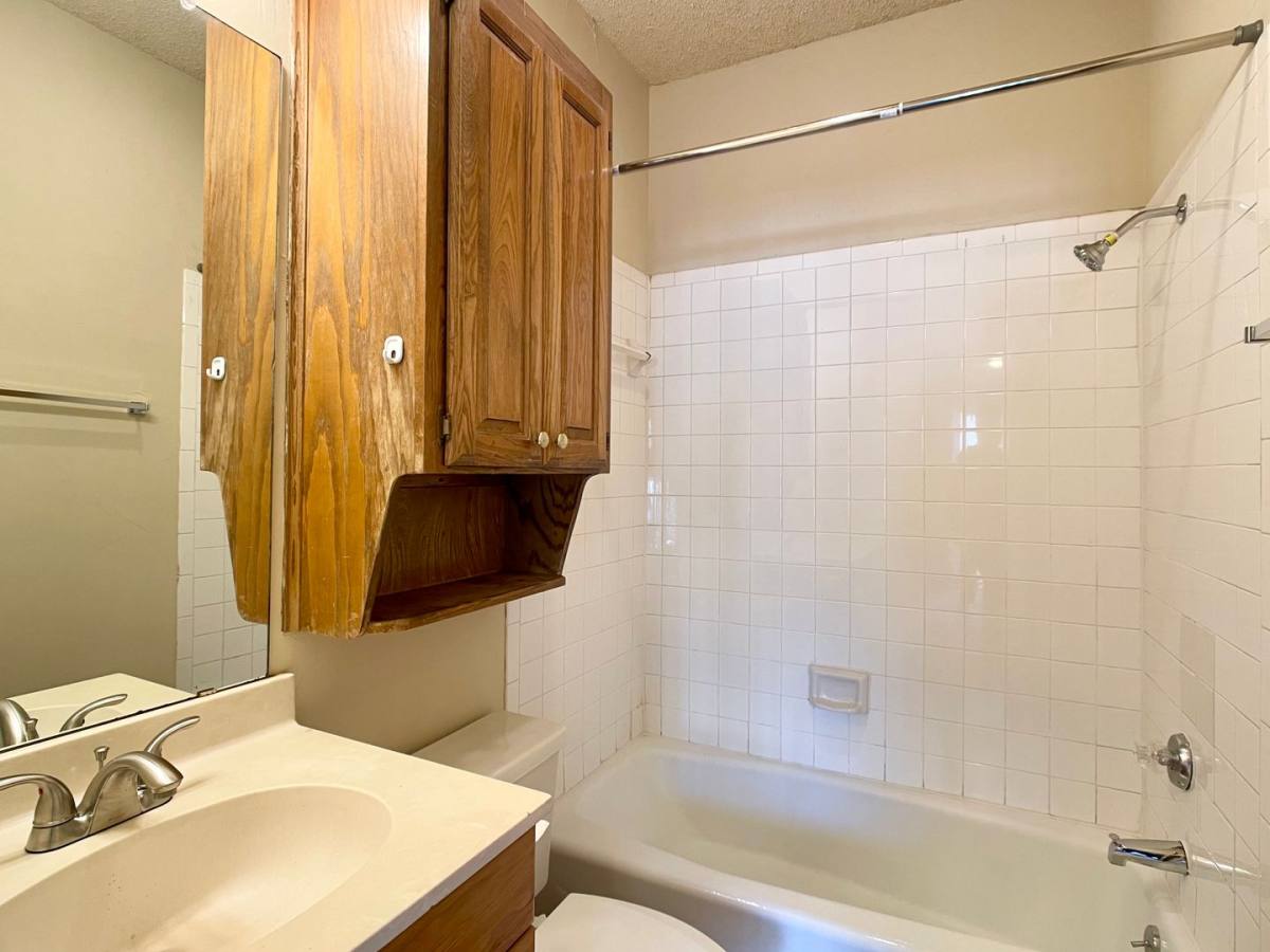 Apartment for rent at 914 W 26th, Austin, TX 78705