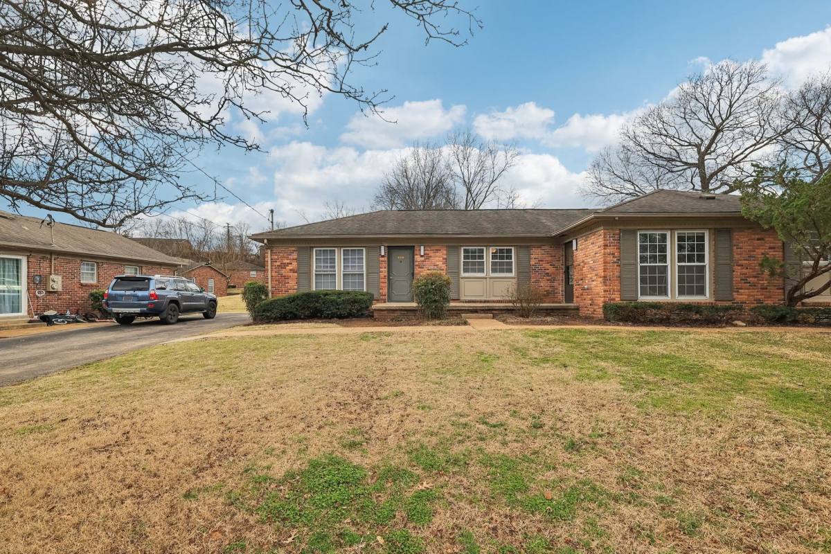 Apartment for rent at 400 Adamwood Dr, Nashville, TN 37211