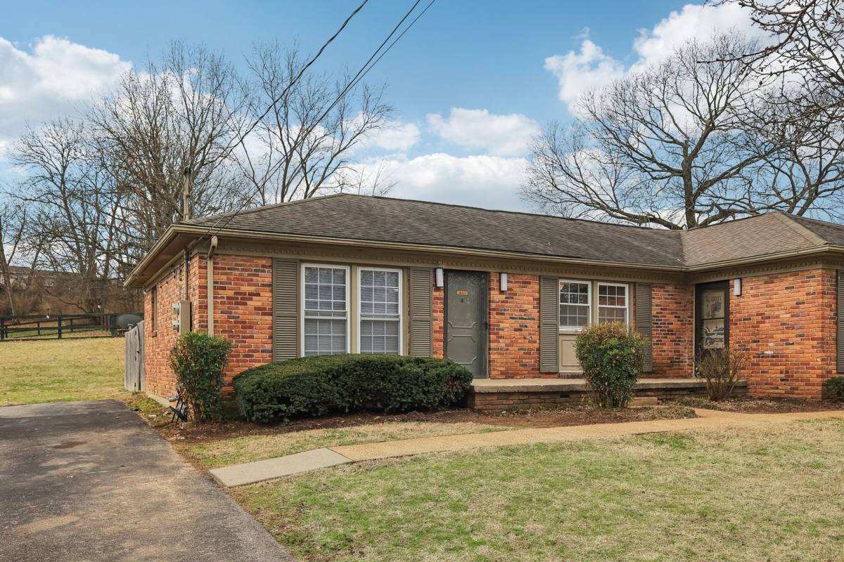 Apartment for rent at 400 Adamwood Dr, Nashville, TN 37211