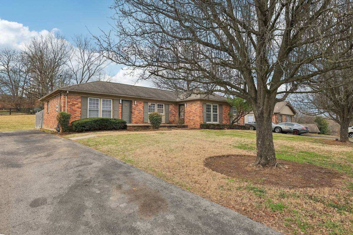 Apartment for rent at 400 Adamwood Dr, Nashville, TN 37211