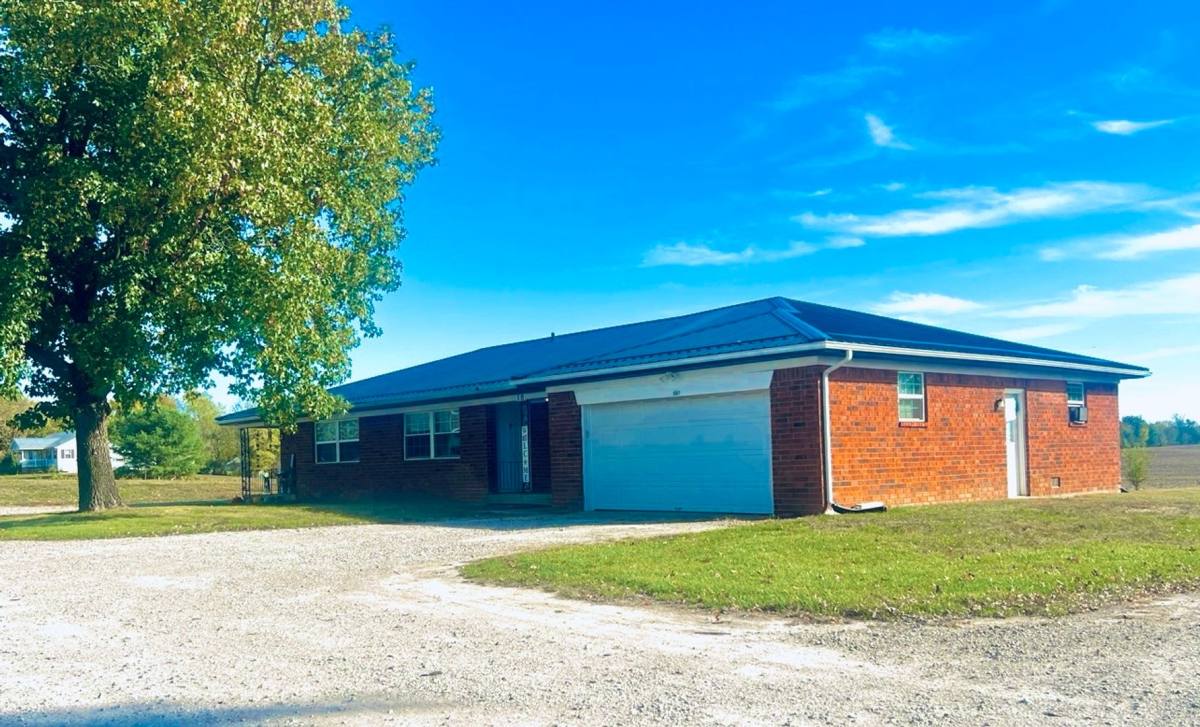 Apartment for rent at 1871 Sr, Crawfordsville, IN 47933