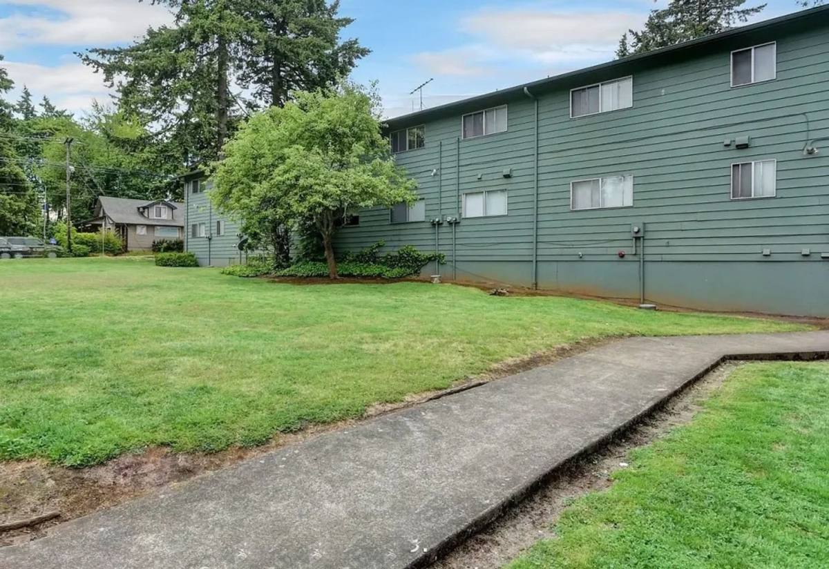 Apartment for rent at 2008 - 2010 E Fourth Plain Blvd, Vancouver, WA 98661
