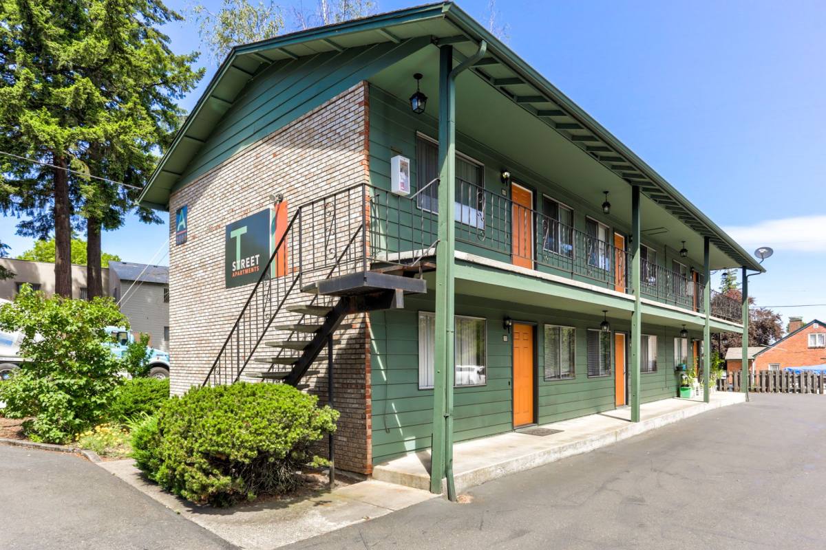 Apartment for rent at 2008 - 2010 E Fourth Plain Blvd, Vancouver, WA 98661