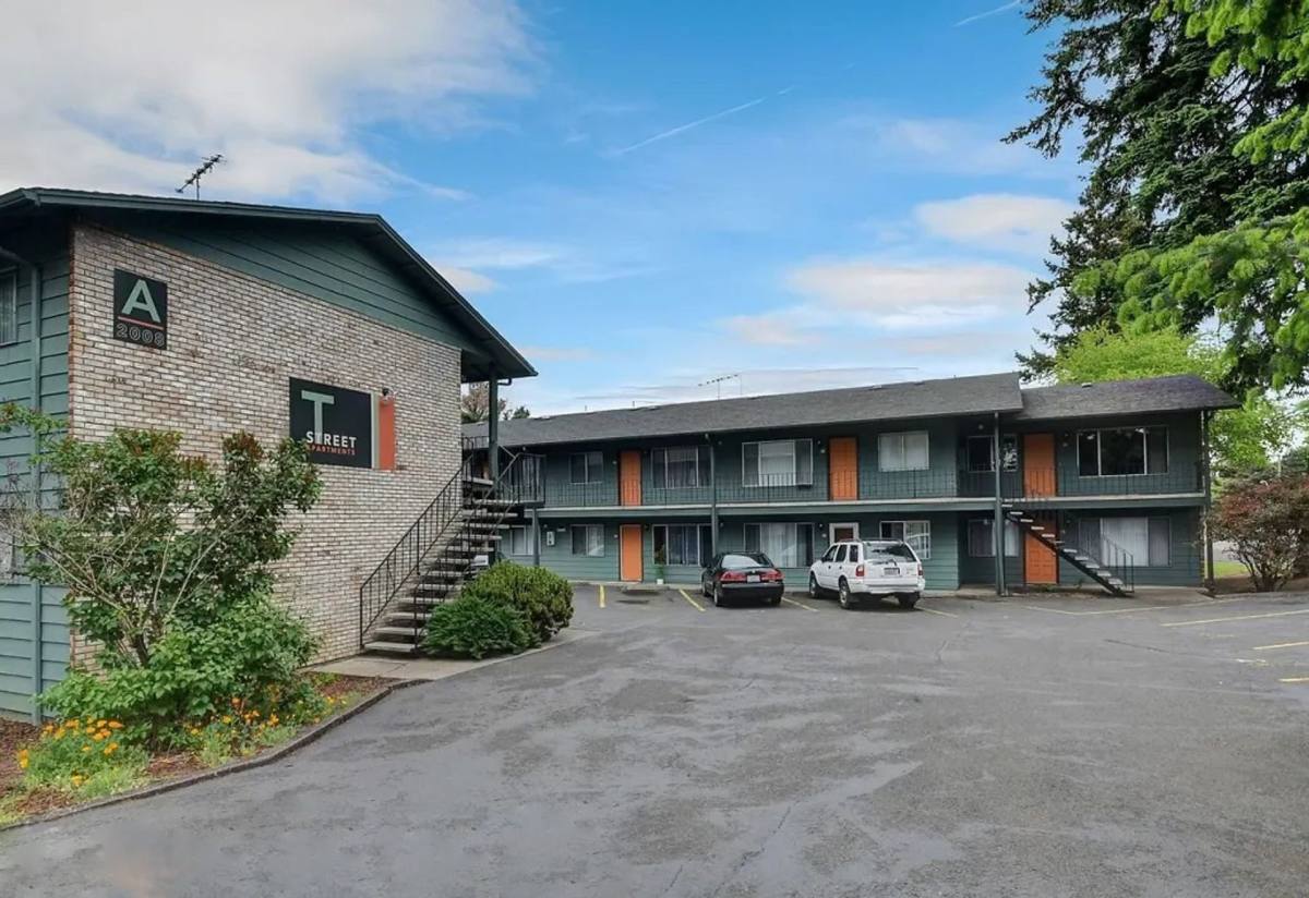 Apartment for rent at 2008 - 2010 E Fourth Plain Blvd, Vancouver, WA 98661