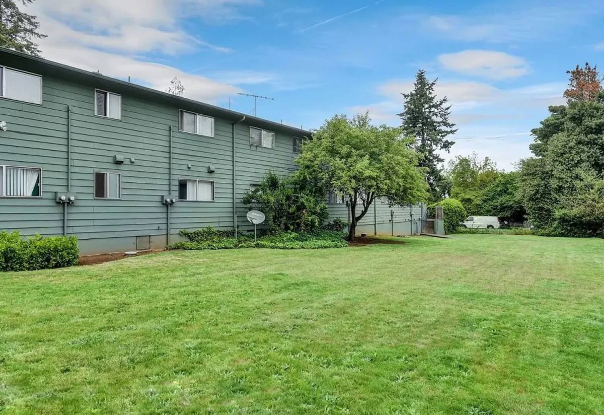Apartment for rent at 2008 - 2010 E Fourth Plain Blvd, Vancouver, WA 98661