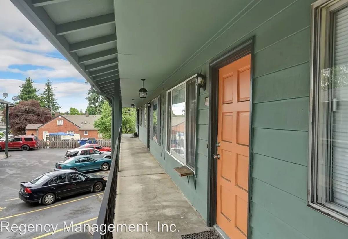 Apartment for rent at 2008 - 2010 E Fourth Plain Blvd, Vancouver, WA 98661