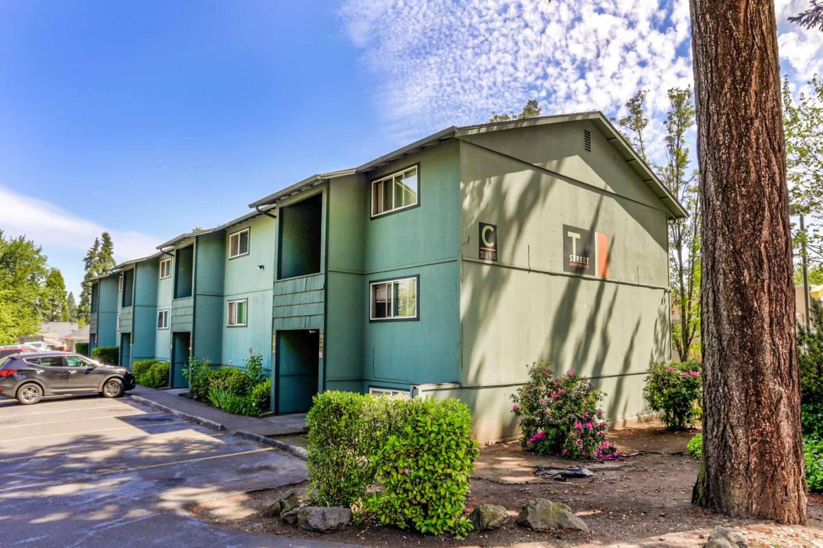 Apartment for rent at 2008 - 2010 E Fourth Plain Blvd, Vancouver, WA 98661