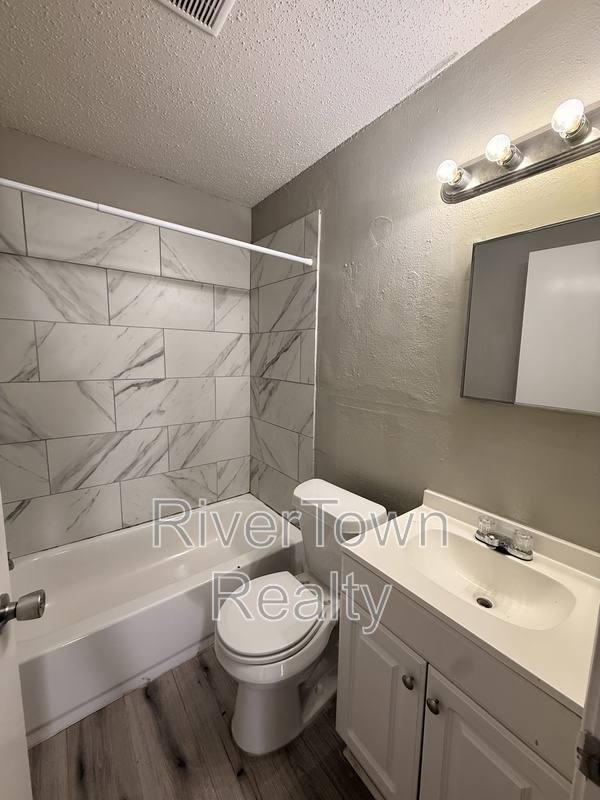 Apartment for rent at 3757 Fairmont Ave, Memphis, TN 38122