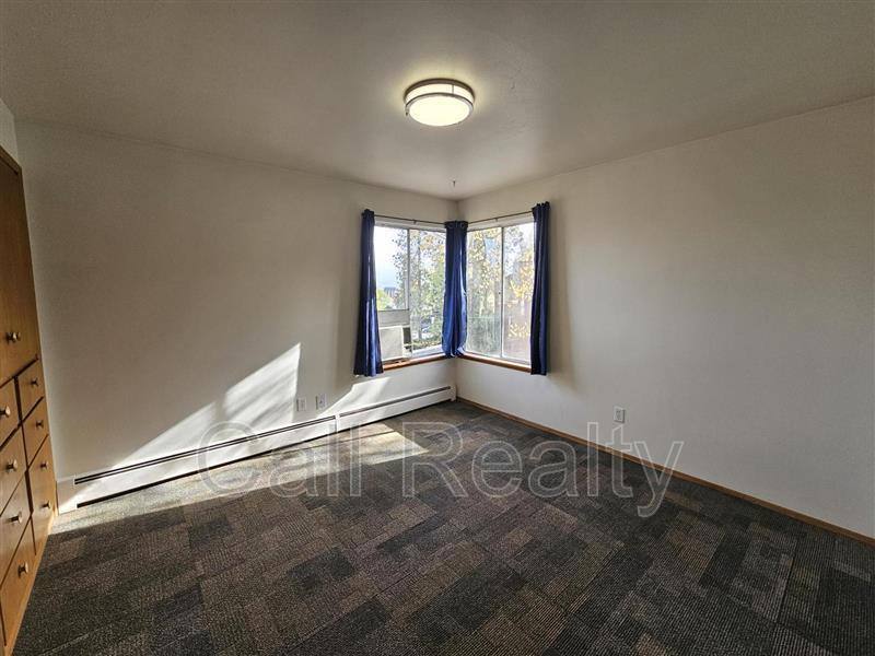 Apartment for rent at 904 W Lincoln Place #5, Spokane, WA 99204
