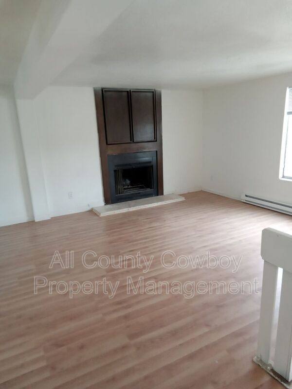 Apartment for rent at 705 Ferris Court #4, Rawlins, WY 82301