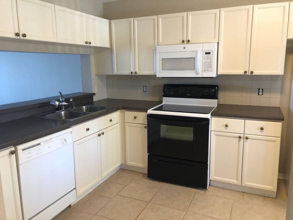 Apartment for rent at 7712 Jewel Lane, Naples, FL 34109