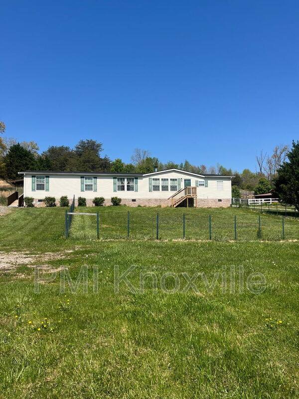 House for rent at 8821 Trout Dr, Mascot, TN 37806