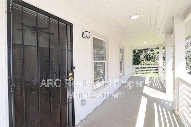House for rent at 1095 Ira St SW, Atlanta, GA 30310