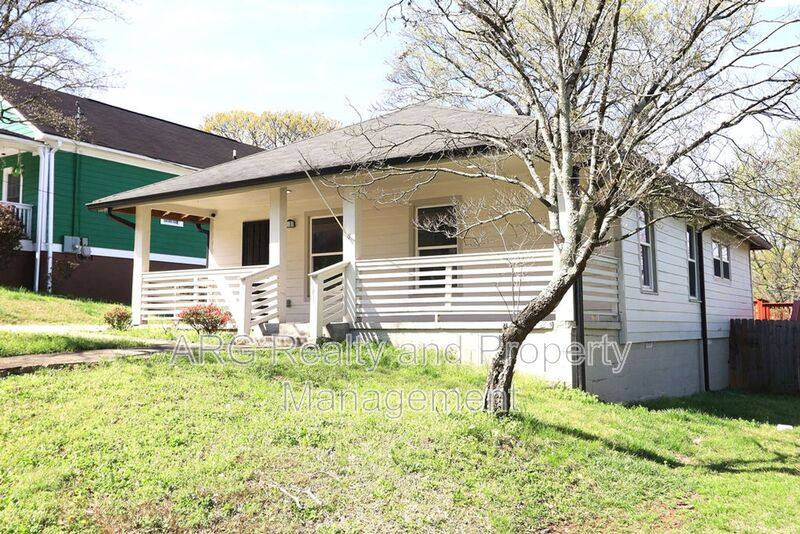 House for rent at 1095 Ira St SW, Atlanta, GA 30310