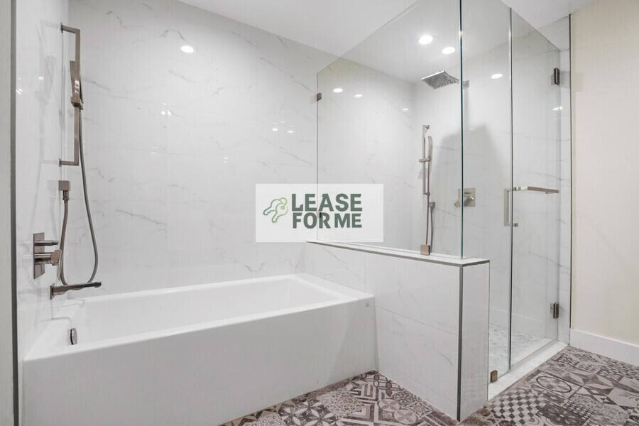 Apartment for rent at 846 S Mariposa Ave #702, Los Angeles, CA 90005