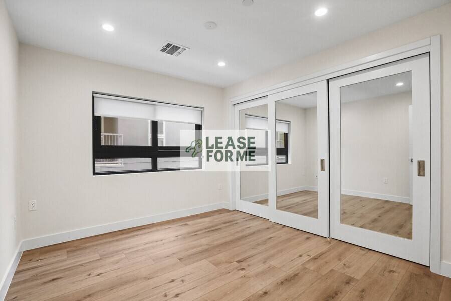 Apartment for rent at 846 S Mariposa Ave #702, Los Angeles, CA 90005