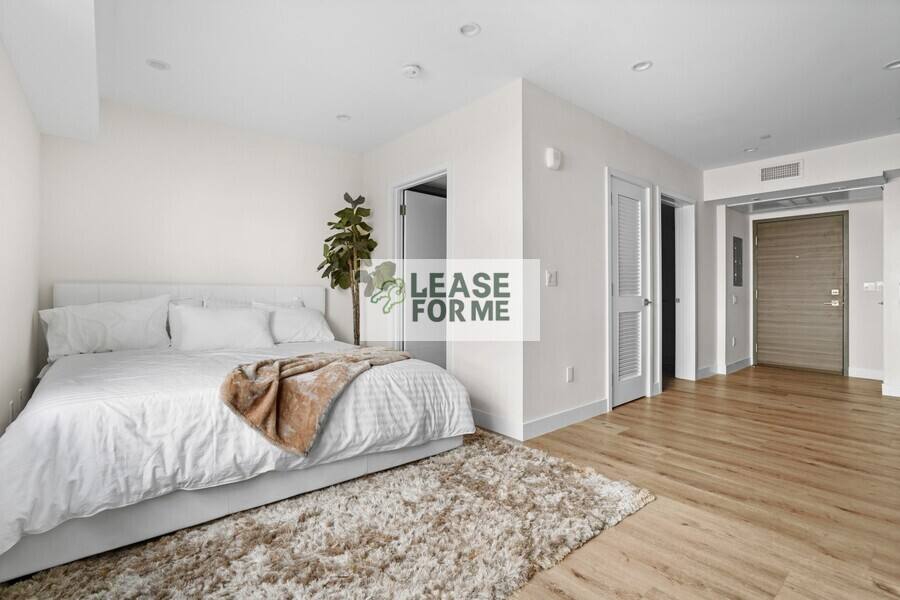 Apartment for rent at 846 S Mariposa Ave #702, Los Angeles, CA 90005