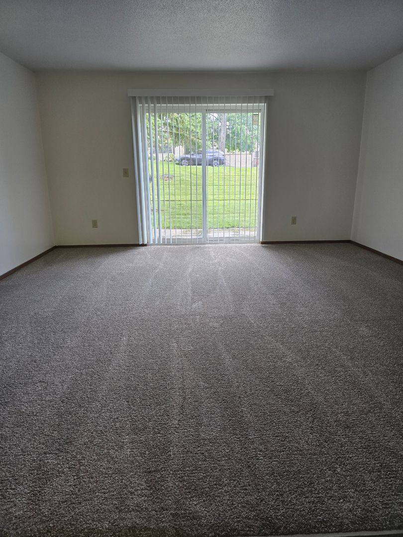 Apartment for rent at 1175 E County Rd, Saint Paul, MN 55109